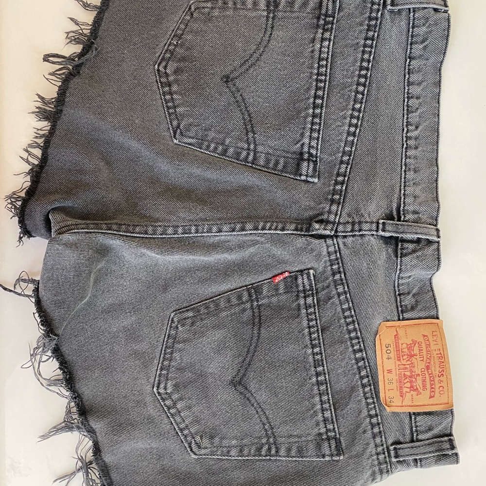 Grey High Waisted Levi shorts